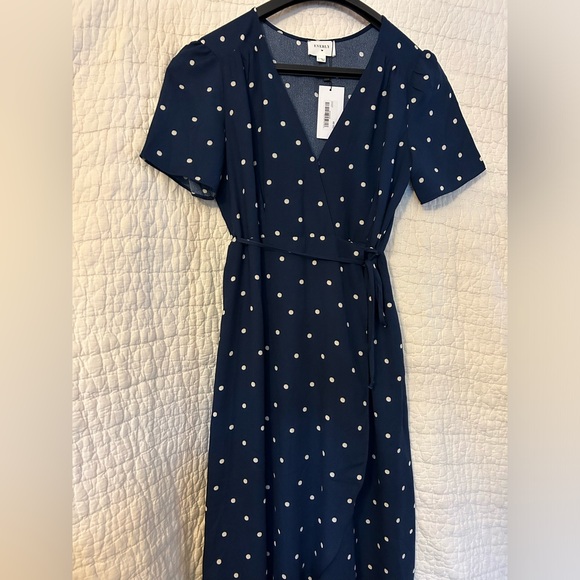 Everly Women’s Small Wrap Dress NWT - Picture 1 of 6